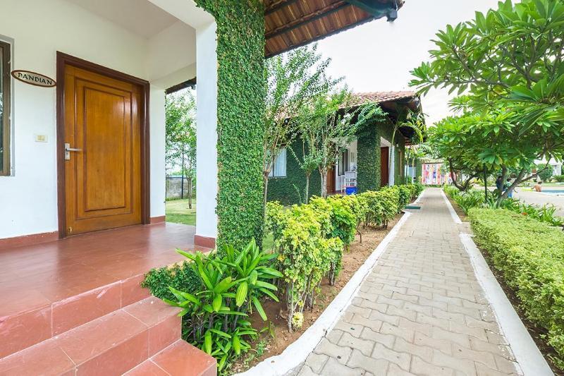 Hotel Riverside Resort And Spa Kumbakonam Esterno foto