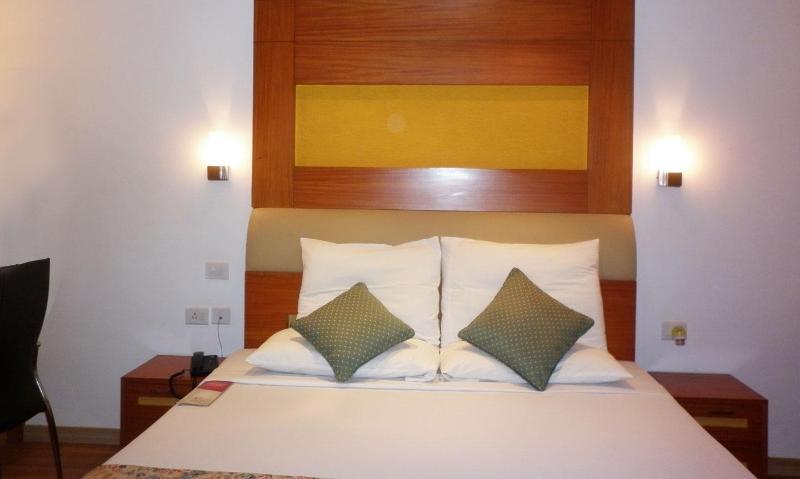 Hotel Riverside Resort And Spa Kumbakonam Esterno foto