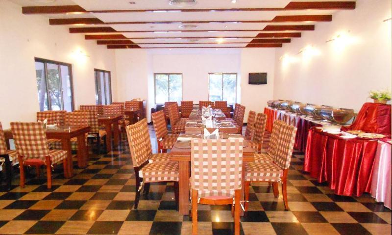Hotel Riverside Resort And Spa Kumbakonam Esterno foto